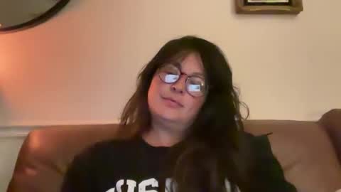 Snapshot of jellybeanin chatting on 8, 4, 2026 Jelli online show from 8, 4, 2026