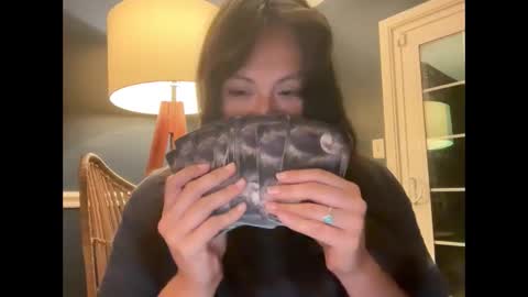 Snapshot of jellybeanin chatting on 16, 4, 2026 Jelli online show from 16, 4, 2026