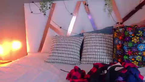 Snapshot of jenacooper__ chatting on 7, 7, 2026 Jena online show from 7, 7, 2026