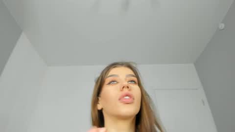 Snapshot of jenie_fire chatting on 20, 12, 2024 Dolly online show from 20, 12, 2024