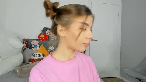 Snapshot of jenie_fire chatting on 22, 12, 2024 Dolly online show from 22, 12, 2024
