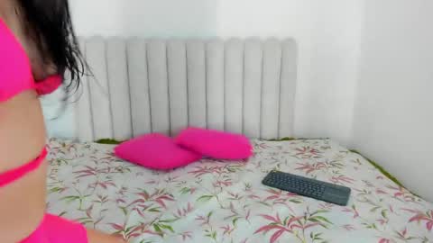 Jenifer online show from 22, 4, 2026