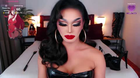Queen Jenifer online show from 6, 6, 2026