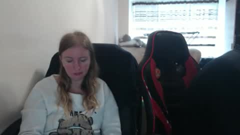 JenisAndPeter online show from 8, 10, 2025