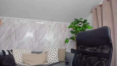 Snapshot of jennaprice chatting on 6, 3, 2025 JennaPrice online show from 6, 3, 2025