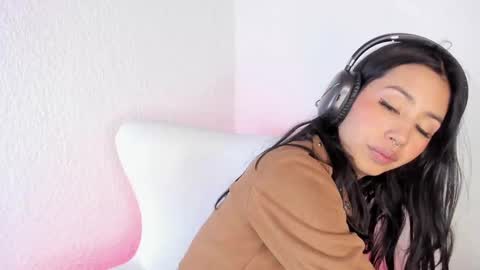 Snapshot of jenner_mills chatting on 23, 12, 2024 Jenner online show from 23, 12, 2024