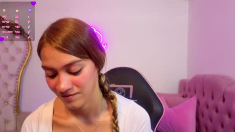 Snapshot of jenner_tay chatting on 23, 6, 2026 jenner online show from 23, 6, 2026