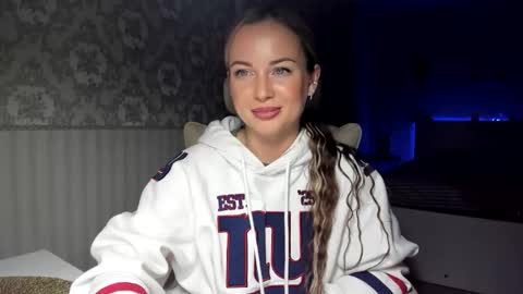 Snapshot of jennifer838 chatting on 7, 5, 2026 Jennifer online show from 7, 5, 2026