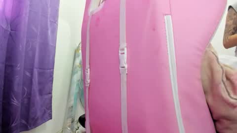 Snapshot of jennifer_bodyy0404 chatting on 19, 5, 2026 jennifer_bodyy0404 online show from 19, 5, 2026