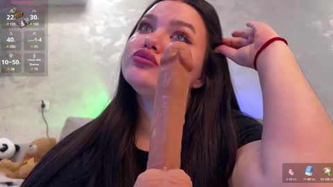 Snapshot of jennisxcharming chatting on 10, 12, 2024 Mila online show from 10, 12, 2024