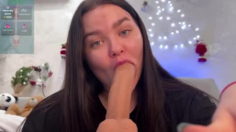 Snapshot of jennisxcharming chatting on 25, 12, 2024 Mila online show from 25, 12, 2024