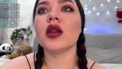 Snapshot of jennisxcharming chatting on 25, 12, 2024 Mila online show from 25, 12, 2024
