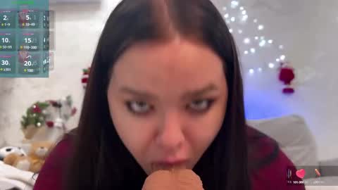 Snapshot of jennisxcharming chatting on 26, 12, 2024 Mila online show from 26, 12, 2024