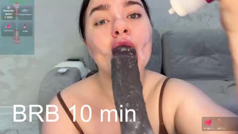 Snapshot of jennisxcharming chatting on 31, 12, 2024 Mila online show from 31, 12, 2024