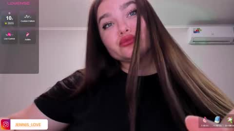 Snapshot of jennisxcharming chatting on 21, 9, 2025 Mila online show from 21, 9, 2025