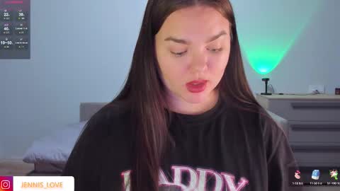 Snapshot of jennisxcharming chatting on 6, 10, 2025 Mila online show from 6, 10, 2025
