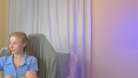 Snapshot of jenny_angelok chatting on 17, 9, 2025 Next broadcast on December 05 subject to change online show from 17, 9, 2025