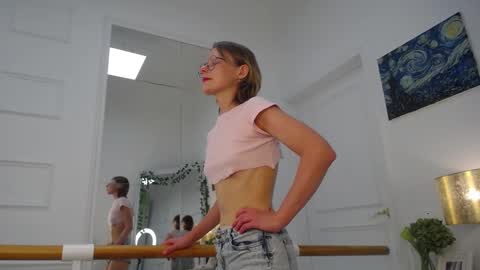 Snapshot of jenny_swanson chatting on 1, 10, 2025 Jenny online show from 1, 10, 2025