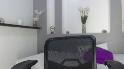 jenny_towers online show from 10, 2, 2025