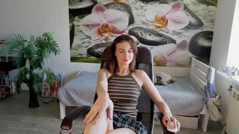 Snapshot of jennycutey chatting on 11, 9, 2025 jennycutey online show from 11, 9, 2025