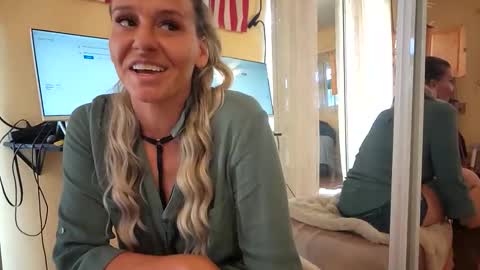 Snapshot of jennyhardnipsmith chatting on 15, 5, 2026 Jennythanksyou online show from 15, 5, 2026