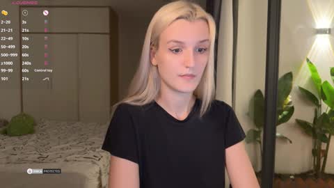 Snapshot of jennytime chatting on 12, 12, 2024 Jen  online show from 12, 12, 2024