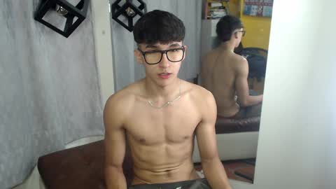 Snapshot of jeremy_job chatting on 17, 5, 2026 Jeremy online show from 17, 5, 2026