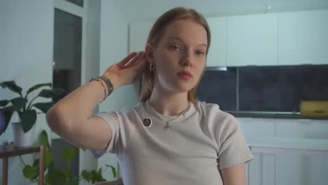 Snapshot of jerrybenear chatting on 20, 11, 2025 Molly online show from 20, 11, 2025