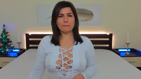 Snapshot of jes_leone chatting on 16, 12, 2024 JESS online show from 16, 12, 2024