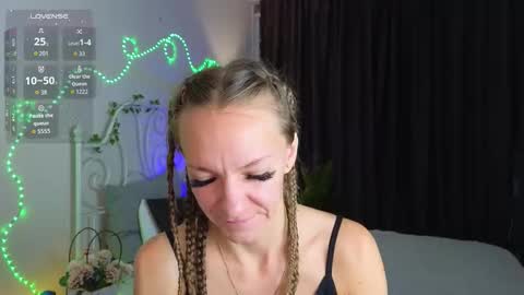 jesica_moon_peachy online show from 16, 10, 2025