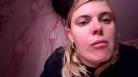 Snapshot of jeslynomert chatting on 11, 10, 2025 JeslyNomert online show from 11, 10, 2025