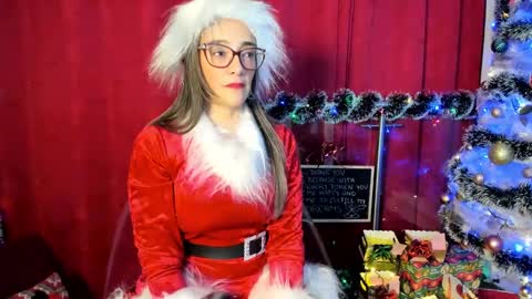 Snapshot of jess1ca_herrera chatting on 24, 12, 2024 jessica herreraToday I will be your devil and you my victim online show from 24, 12, 2024