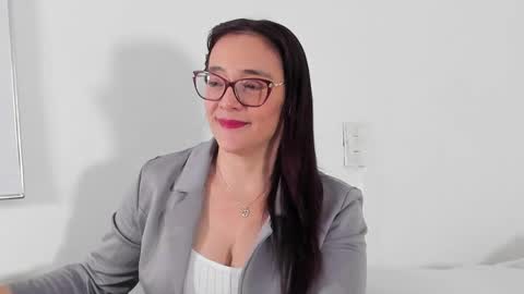jessica herreraToday I will be your devil and you my victim online show from 15, 5, 2026