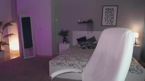 Snapshot of jess_marais chatting on 8, 10, 2025 Jess online show from 8, 10, 2025