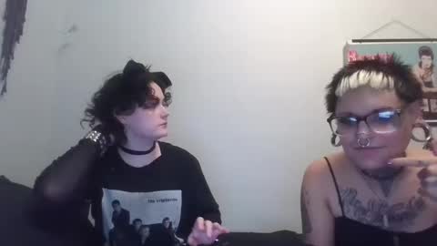 Snapshot of jessandpup chatting on 10, 9, 2025 Jess and Pup online show from 10, 9, 2025