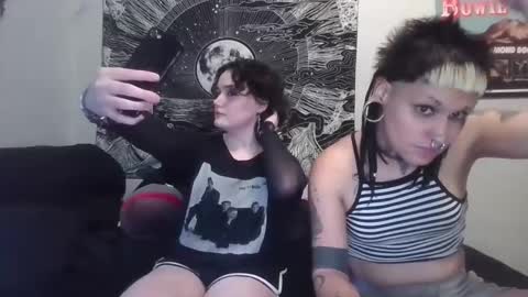 Snapshot of jessandpup chatting on 14, 9, 2025 Jess and Pup online show from 14, 9, 2025