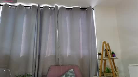 Snapshot of jessey_adams chatting on 19, 2, 2025 bella adams online show from 19, 2, 2025