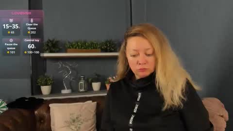 Snapshot of jessica_foxie chatting on 15, 10, 2025 Jessica online show from 15, 10, 2025