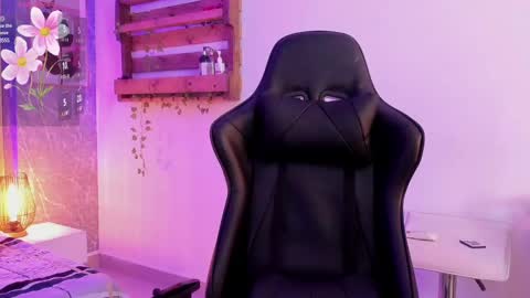 Jessica Pethersson  online show from 15, 12, 2024