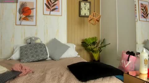 Jessica Pethersson  online show from 15, 1, 2025