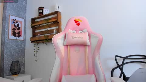 Jessica Pethersson  online show from 25, 2, 2025