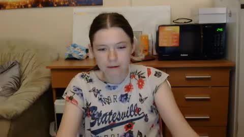 Snapshot of jessicaholland1 chatting on 6, 7, 2026 jessicaholland1 online show from 6, 7, 2026
