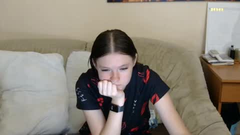 Snapshot of jessicaholland1 chatting on 4, 8, 2026 jessicaholland1 online show from 4, 8, 2026