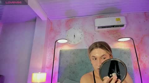 JESSI AND NAOMI online show from 2, 11, 2025