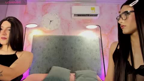 JESSI AND NAOMI online show from 7, 1, 2026