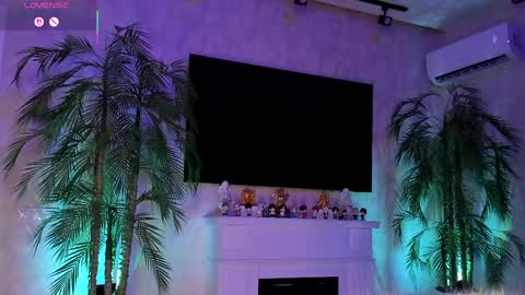 Snapshot of jessiccaburns chatting on 25, 4, 2026 Gloria online show from 25, 4, 2026