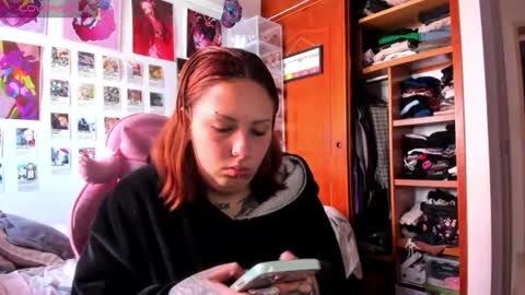Snapshot of jessie_williams_01 chatting on 4, 8, 2026 Your Sweet Angel online show from 4, 8, 2026