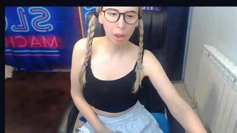 Snapshot of jessikaalba chatting on 8, 1, 2025 Victoria online show from 8, 1, 2025