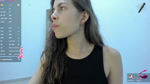 Snapshot of jessye_golden chatting on 11, 10, 2025 jessye_golden online show from 11, 10, 2025