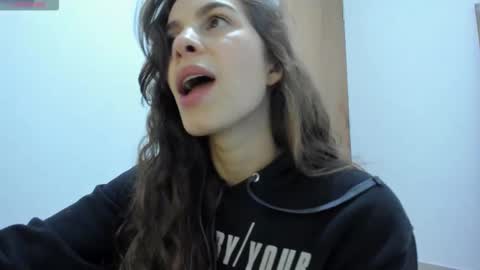 Snapshot of jessye_golden chatting on 16, 11, 2025 jessye_golden online show from 16, 11, 2025